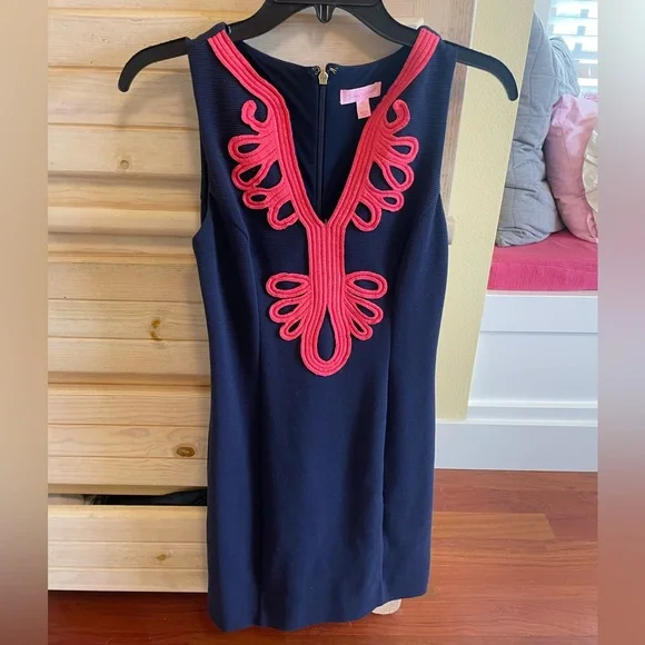 Lilly Pulitzer Navy and Hot Pink shift dress. Size XS. Lilly Pulitzer Navy and Hot Pink shift dress. Size XS.